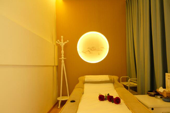 深圳宝安区日式指压的寂静美学:在按压中听见雪落的声音